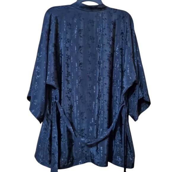 Delicates Vintage ‘90s Women’s Short Black Robe, 100% Polyester, One Size - Picture 6 of 14